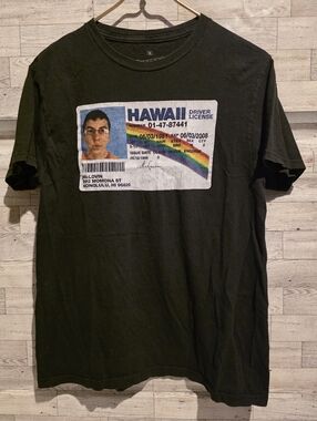 Black Graphic Short-Sleeve Tee with Hawaii License Print